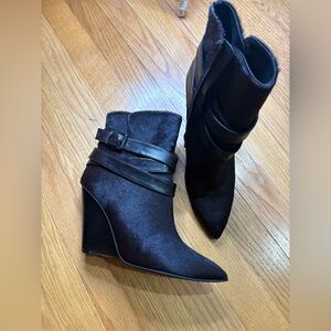 Kenneth Cole Reaction Burgundy Haircalf Booties Size 8